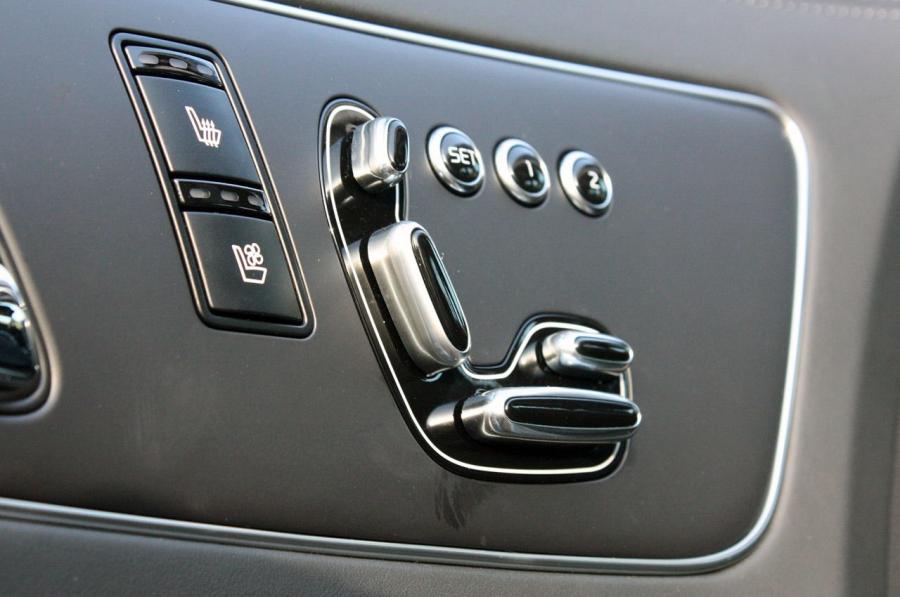  Kia K900 V8 2015 года  (фото 34 из 44)